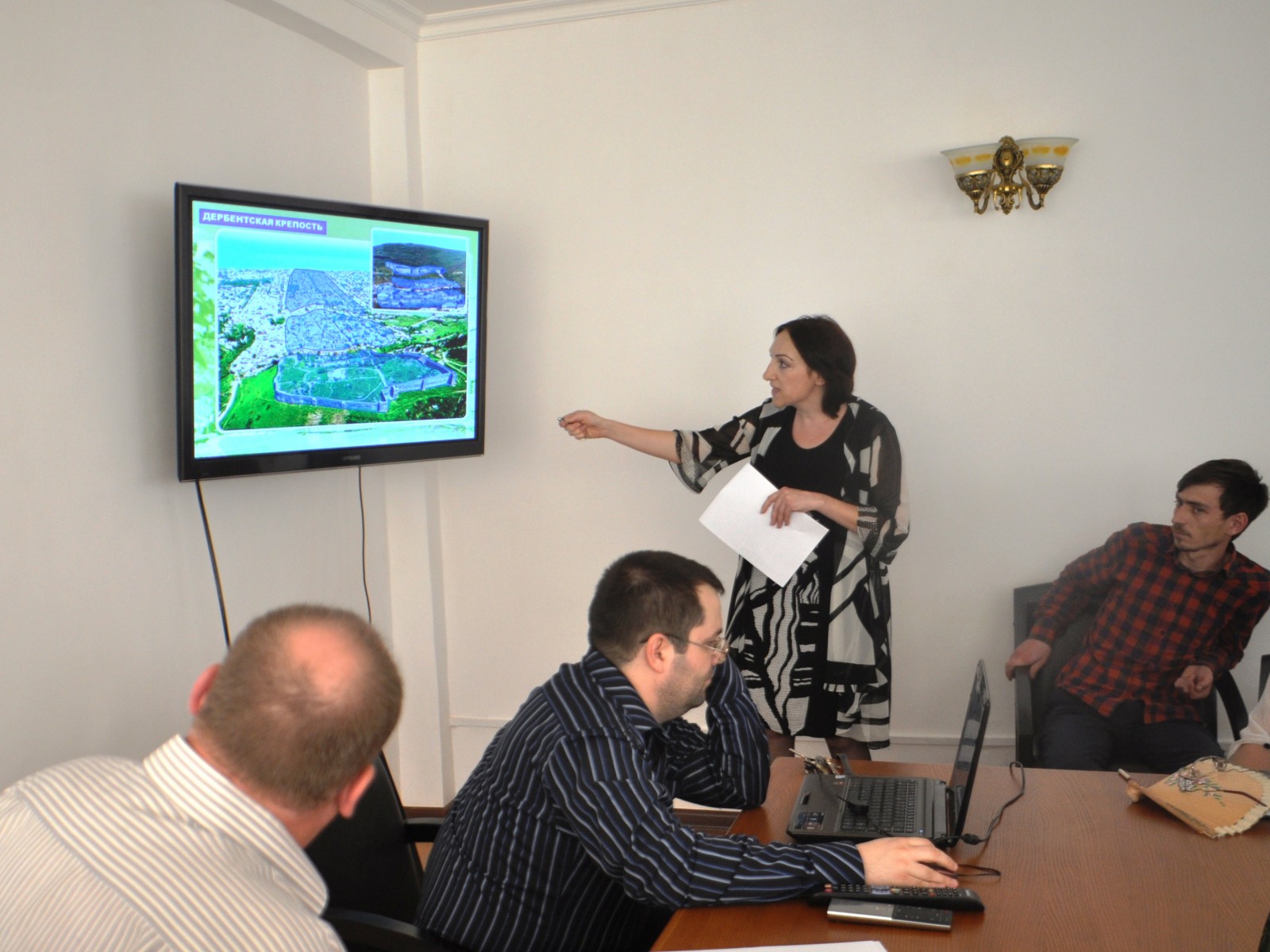 Идет презентация популярных дестинаций, фото Константин Исааков