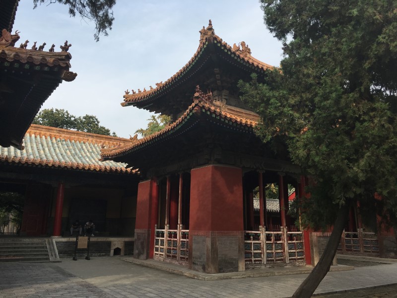На кладбище Конфуция расположено множество зданий в традиционном стиле, © А.Полянская