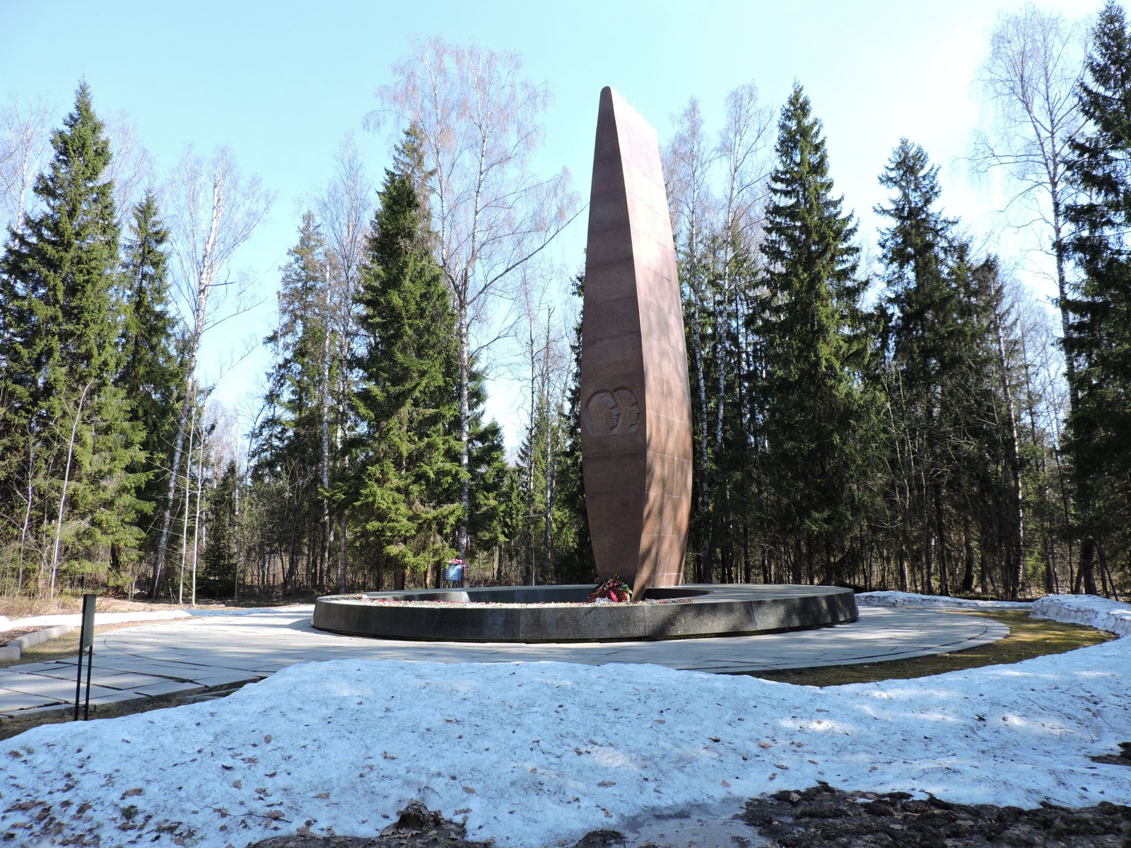 Мемориал на месте гибели Ю.А. Гагарина и В.С. Серёгина, © Ф.Юрин