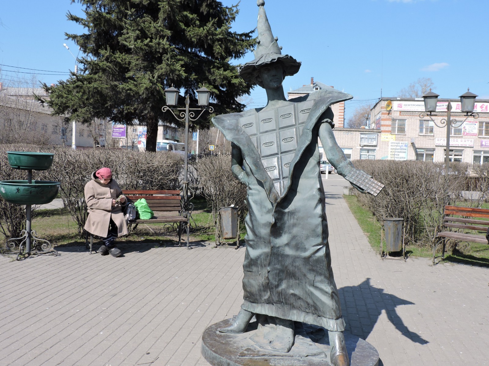 Памятник шоколадке в Покрове, © Ф.Юрин