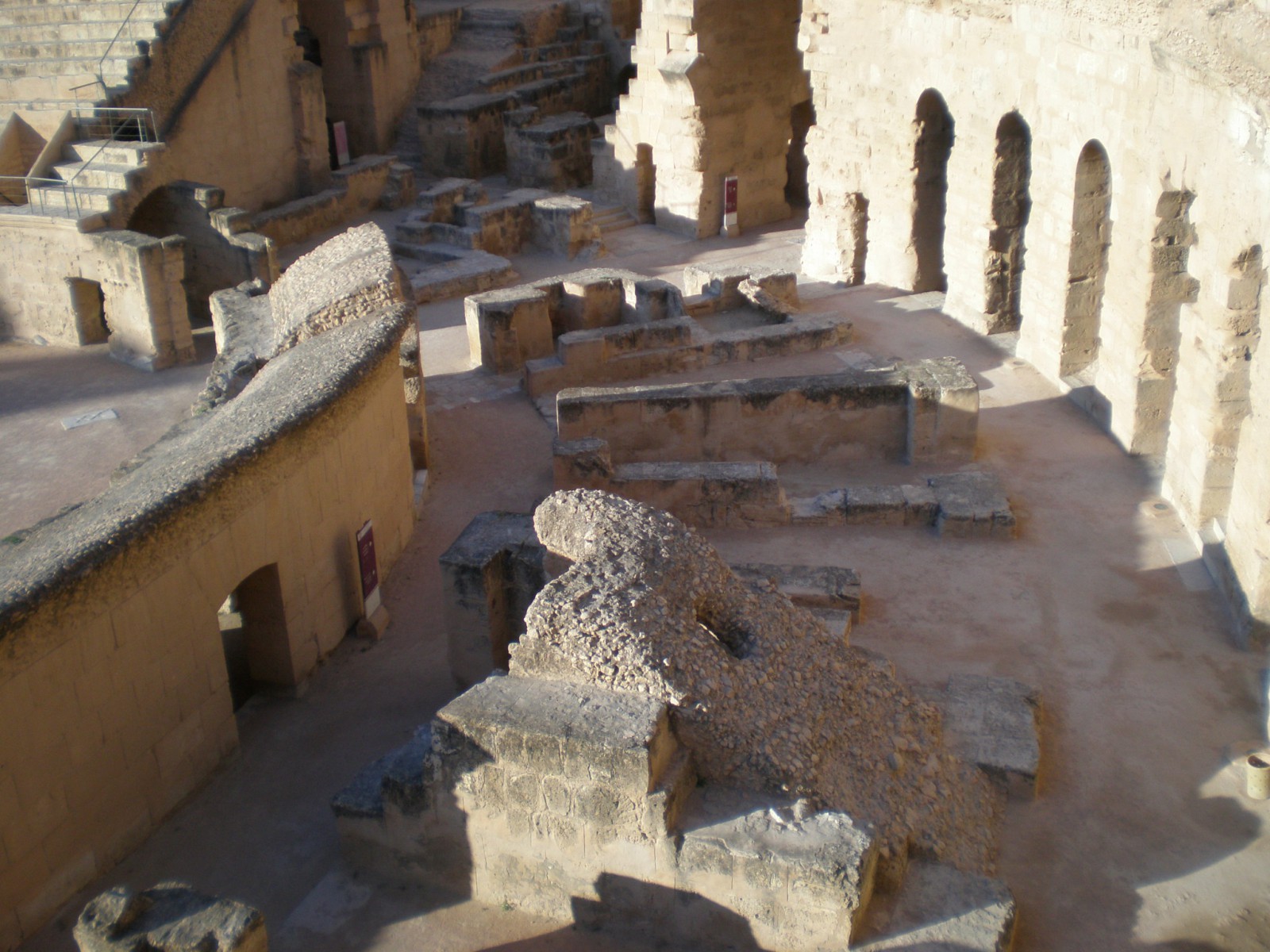 Амфитеатр в Эль-Джеме