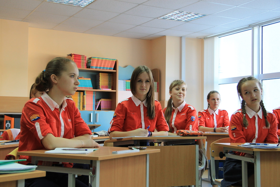 В учебное же время дети проходят обучение в образовательном центре