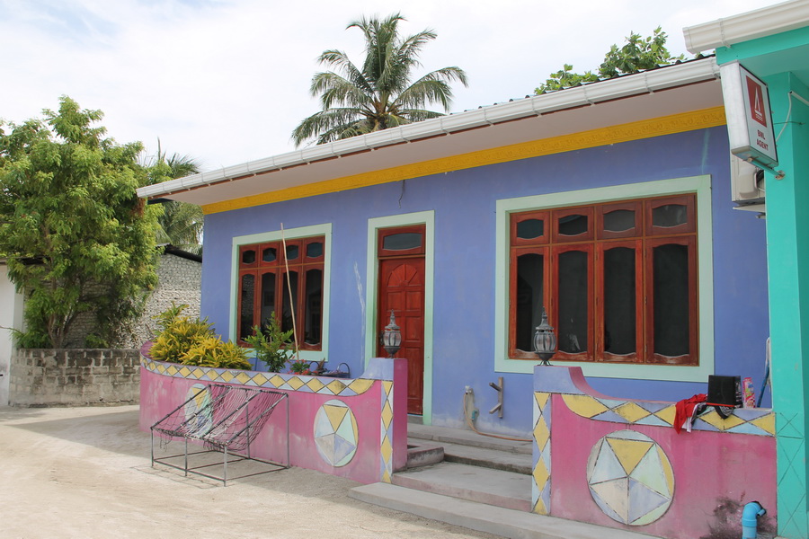 Интересно посмотреть, как живет местное население Мальдивской республики