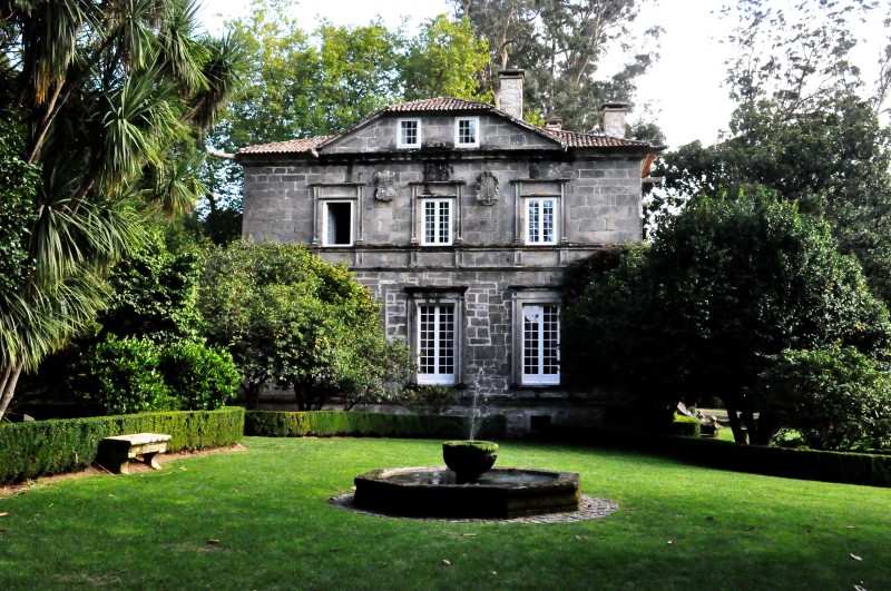 Заглянем и в усадьбу, фото К.Исааков