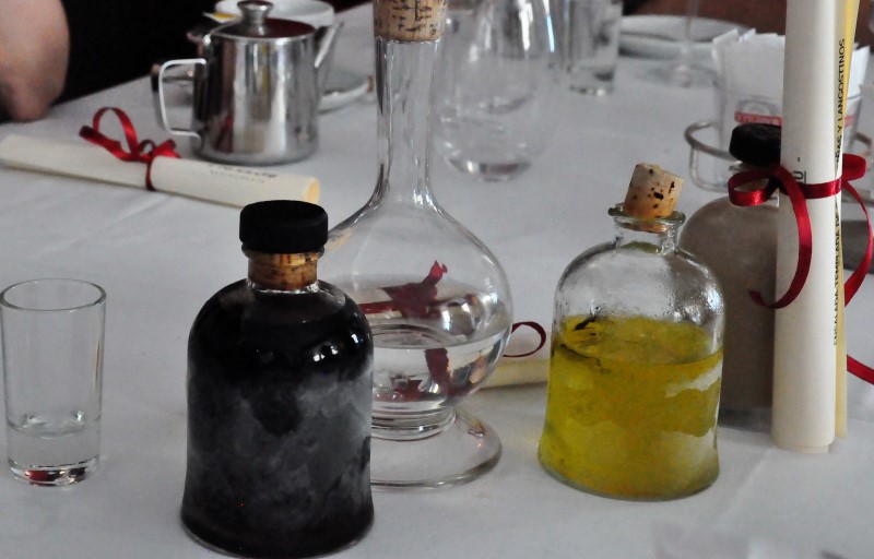 Настойки после еды в Галисии подают разные - кофейные, кремовые, лимонные, фото К.Исааков