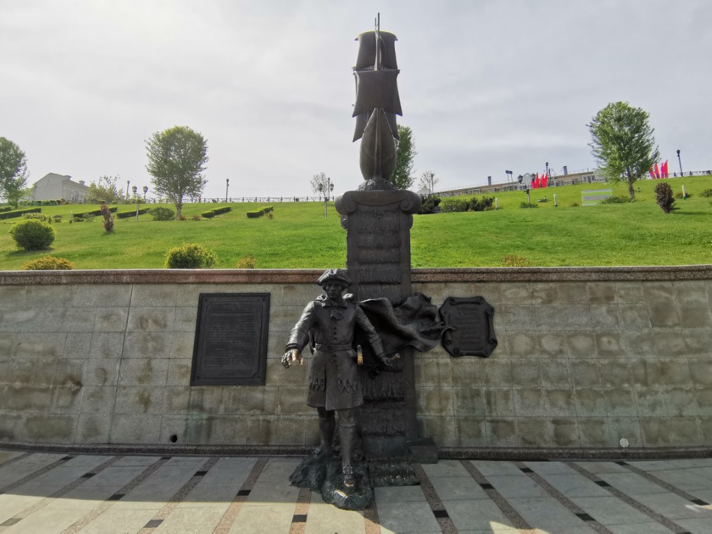 Памятник Берингу О.Алексеев