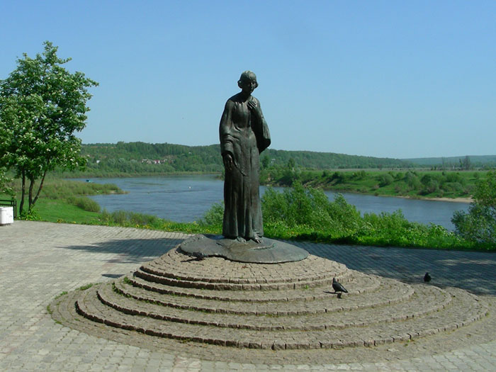 Памятник Марине Цветаевой