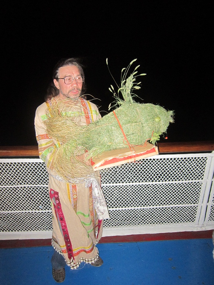 Проводы посланника Большой Рыбы в Каспийское море. © Г.Цыганкова