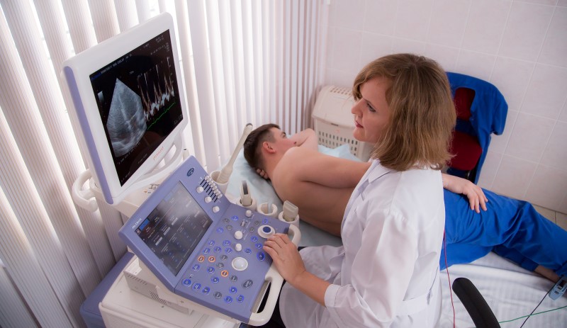 Эхокардиография, позволяет выявить заболевания сердца