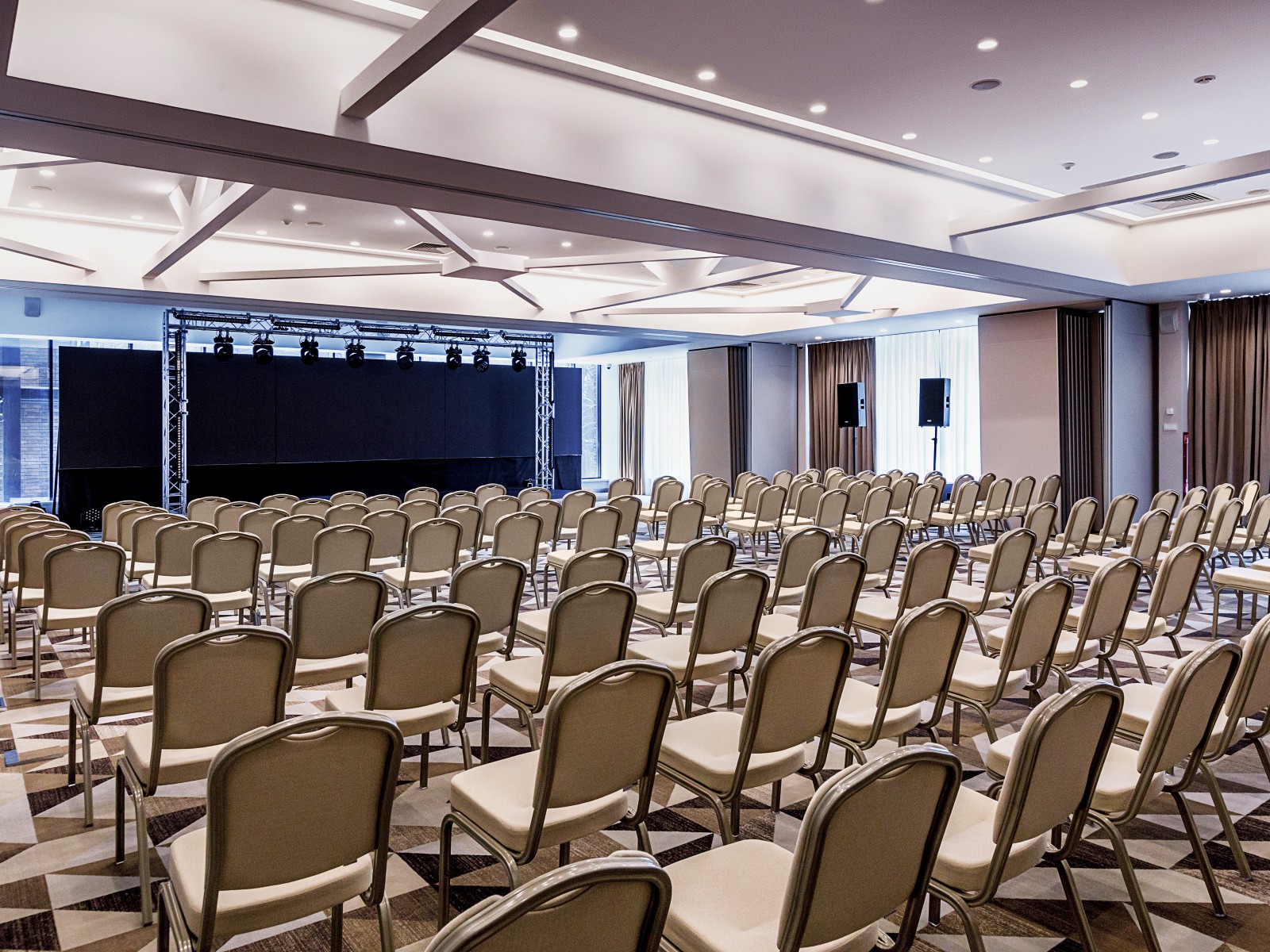 Конференц-зал на 300 мест, © Федор Юрин